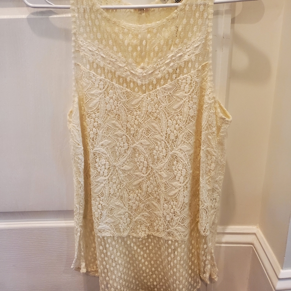 Lace tank - Picture 1 of 3
